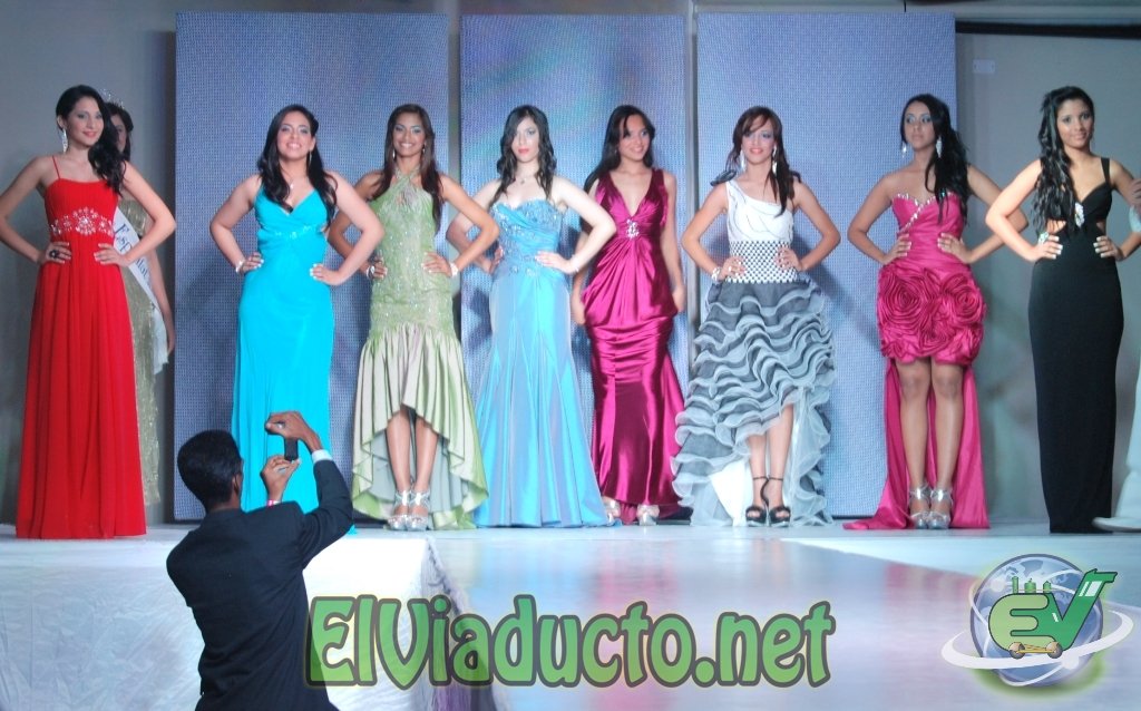 Candidatas del certamen Mis Espaillat 2011